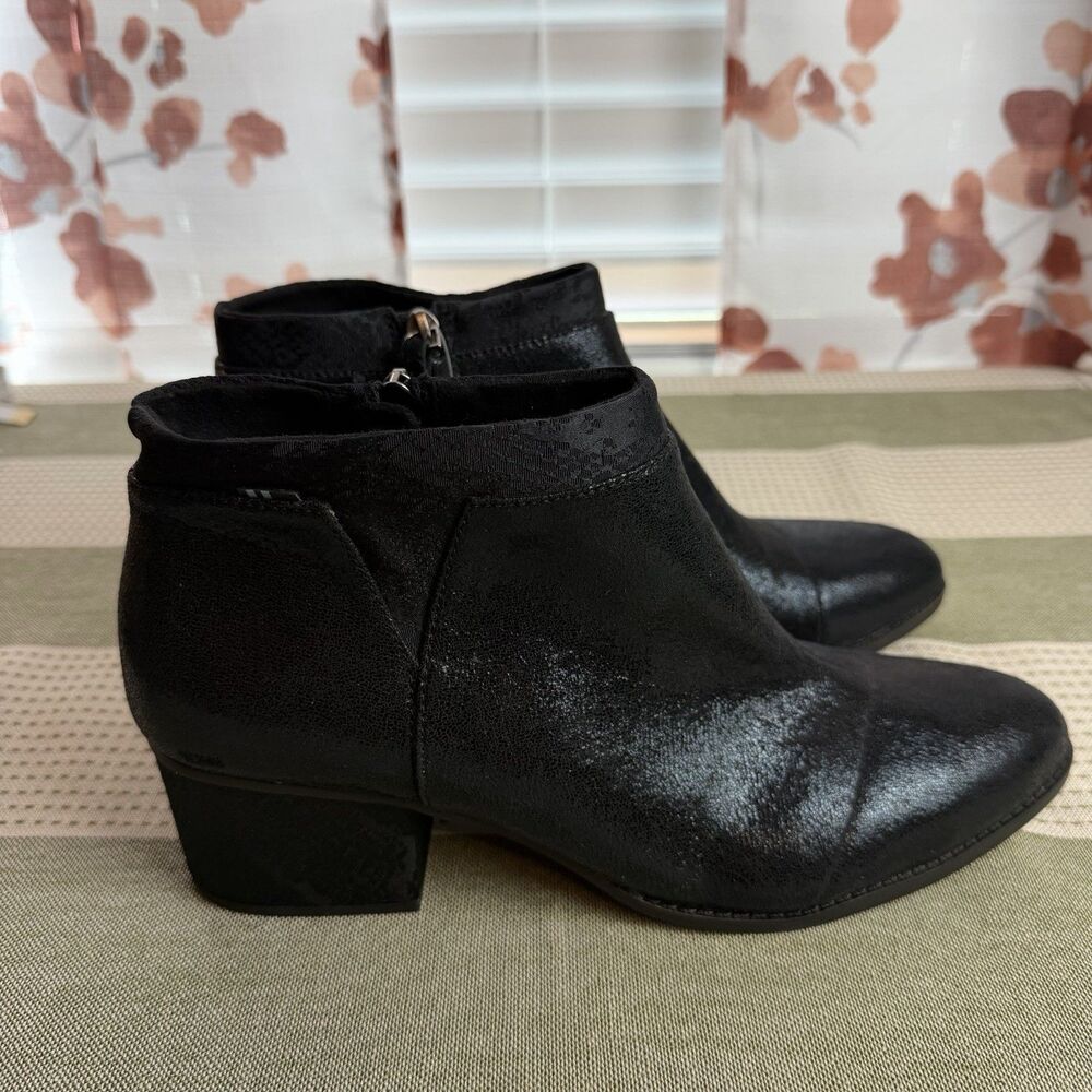 Toms Loren Black Crackle Shimmer Booties NWT Women’s 11